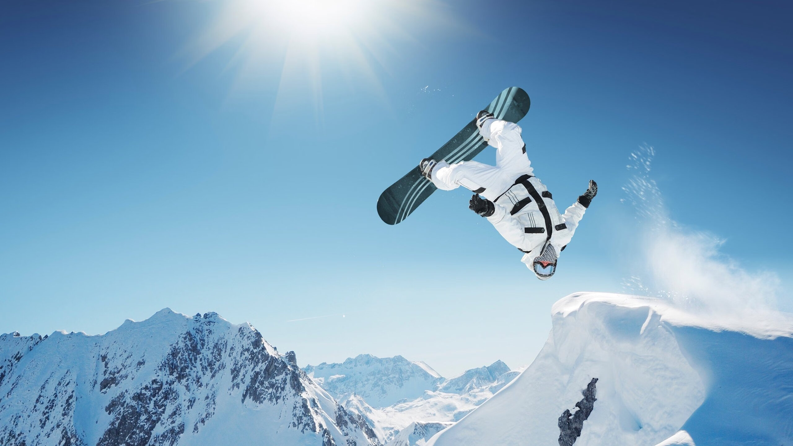 “电动冲浪：东三叉湖马鞍山赛场掀起浪潮”