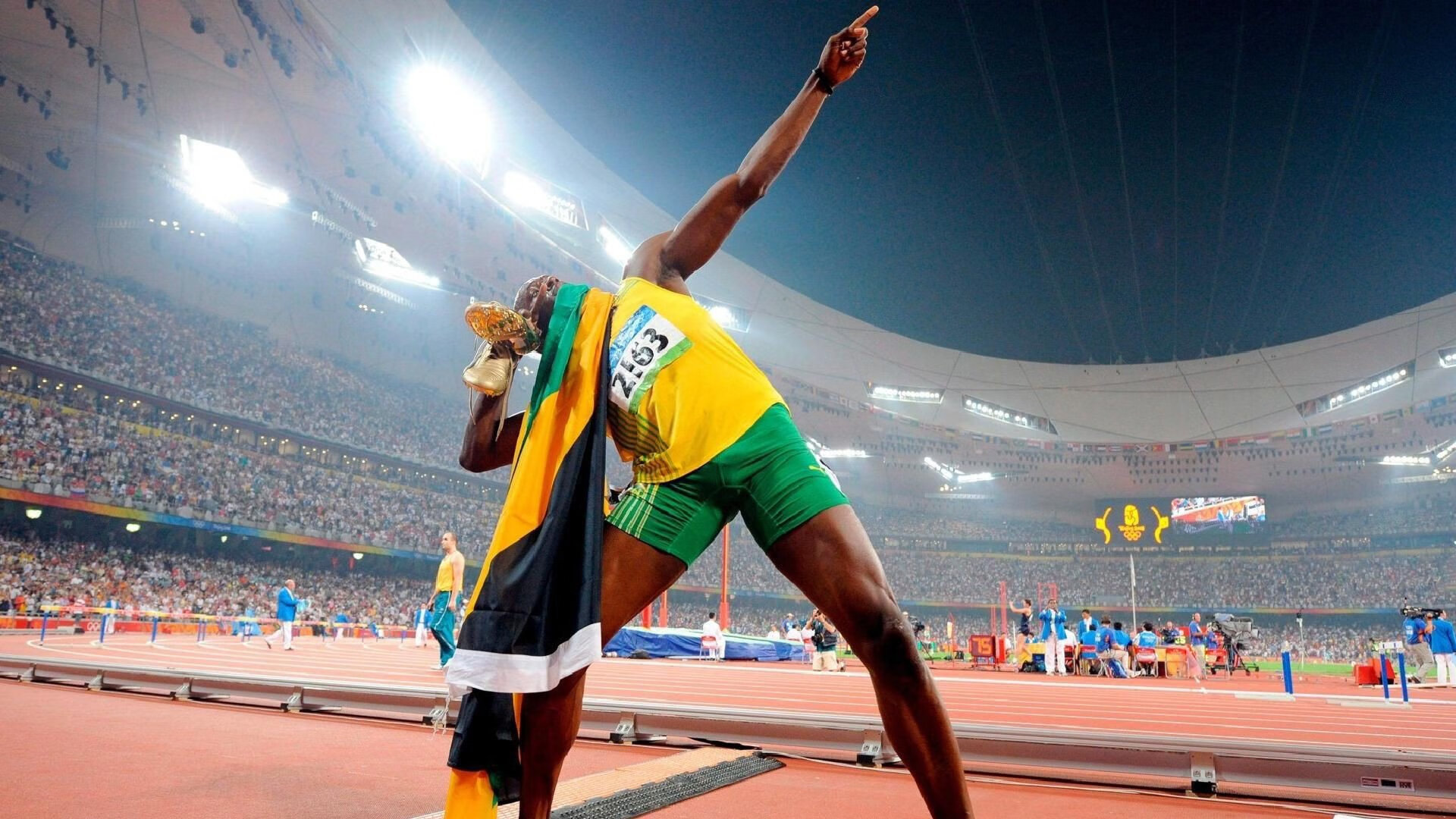 未来足球场馆智能照明系统实现节能减排目标，足球场照明方案